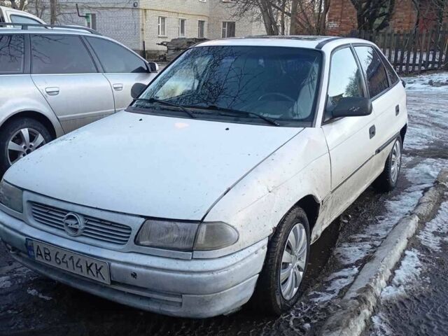 Білий Опель Астра, об'ємом двигуна 1.6 л та пробігом 1 тис. км за 1150 $, фото 1 на Automoto.ua