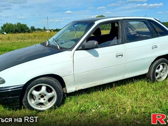 Белый Опель Астра, объемом двигателя 2 л и пробегом 165 тыс. км за 950 $, фото 1 на Automoto.ua