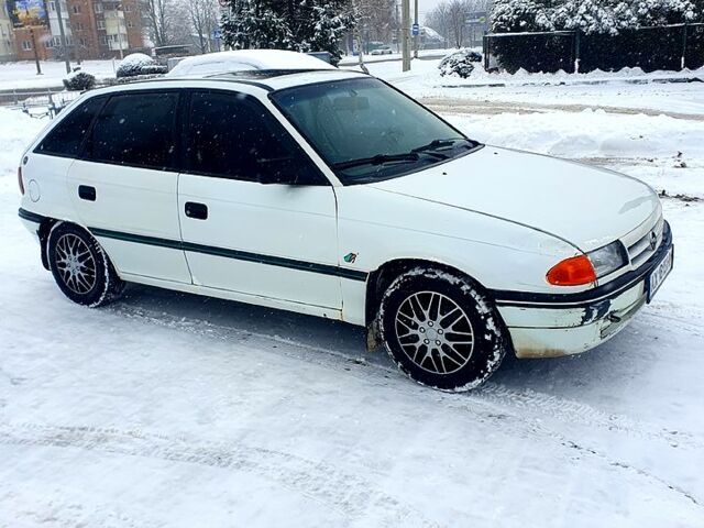 Білий Опель Астра, об'ємом двигуна 1.4 л та пробігом 320 тис. км за 1499 $, фото 1 на Automoto.ua