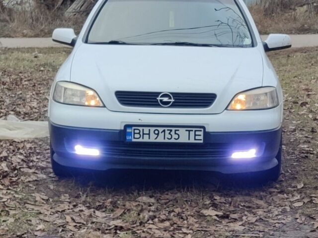 Білий Опель Астра, об'ємом двигуна 1.6 л та пробігом 215 тис. км за 4000 $, фото 1 на Automoto.ua