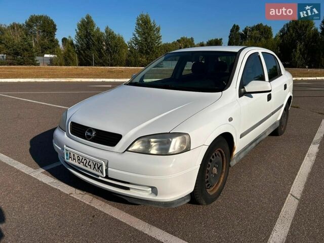 Белый Опель Астра, объемом двигателя 1.4 л и пробегом 200 тыс. км за 2500 $, фото 1 на Automoto.ua