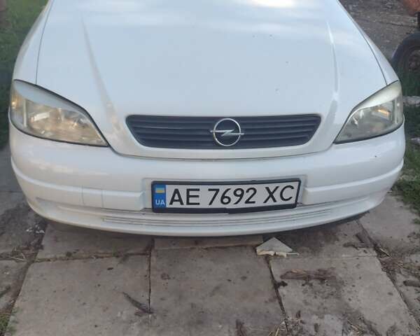 Белый Опель Астра, объемом двигателя 1.2 л и пробегом 400 тыс. км за 3300 $, фото 1 на Automoto.ua