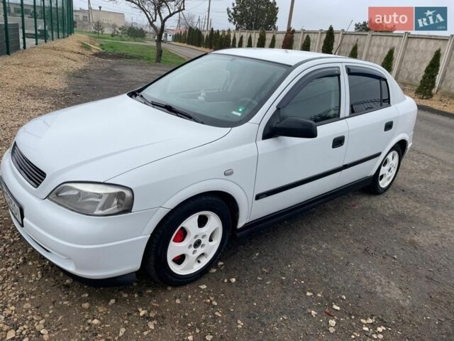Білий Опель Астра, об'ємом двигуна 2 л та пробігом 239 тис. км за 3499 $, фото 1 на Automoto.ua