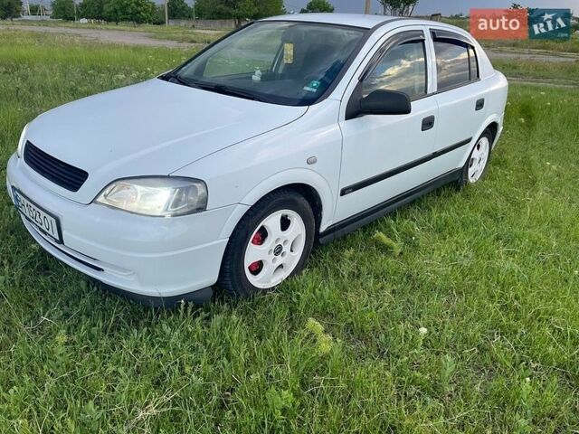 Белый Опель Астра, объемом двигателя 2 л и пробегом 239 тыс. км за 3400 $, фото 1 на Automoto.ua