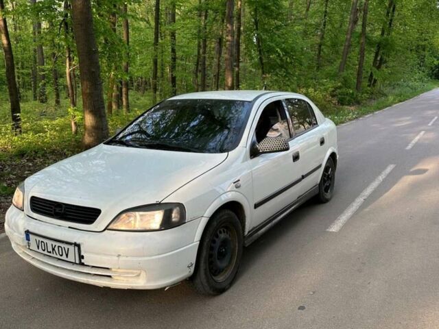 Білий Опель Астра, об'ємом двигуна 1.6 л та пробігом 330 тис. км за 1300 $, фото 1 на Automoto.ua