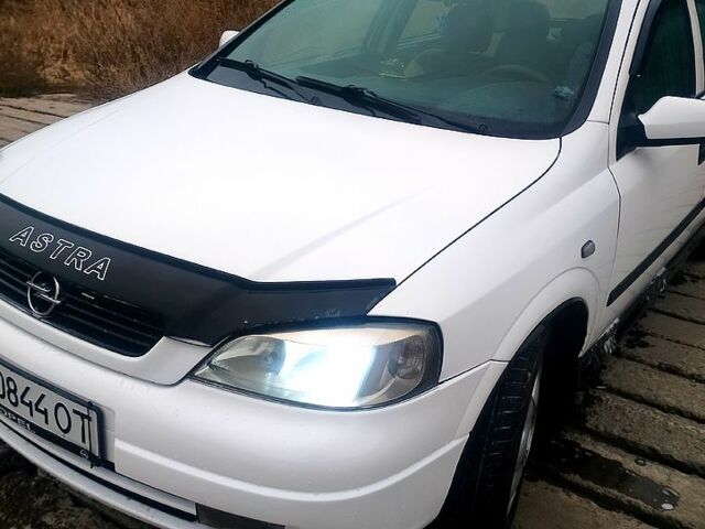 Білий Опель Астра, об'ємом двигуна 1.4 л та пробігом 180 тис. км за 3800 $, фото 1 на Automoto.ua