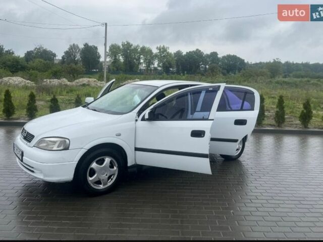 Белый Опель Астра, объемом двигателя 1.6 л и пробегом 285 тыс. км за 2300 $, фото 1 на Automoto.ua