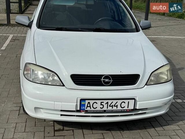 Белый Опель Астра, объемом двигателя 1.6 л и пробегом 228 тыс. км за 2750 $, фото 1 на Automoto.ua