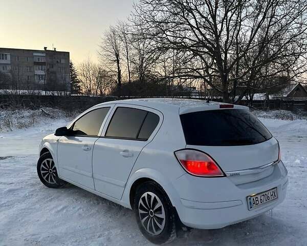 Белый Опель Астра, объемом двигателя 1.6 л и пробегом 250 тыс. км за 4200 $, фото 1 на Automoto.ua