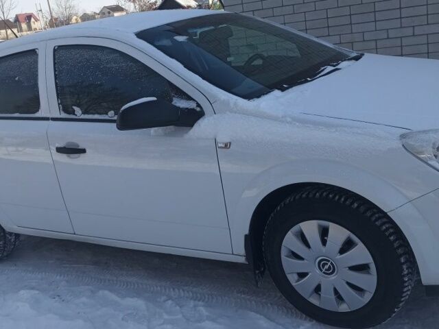 Белый Опель Астра, объемом двигателя 0 л и пробегом 137 тыс. км за 5100 $, фото 1 на Automoto.ua