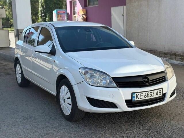Белый Опель Астра, объемом двигателя 1.2 л и пробегом 330 тыс. км за 2950 $, фото 1 на Automoto.ua