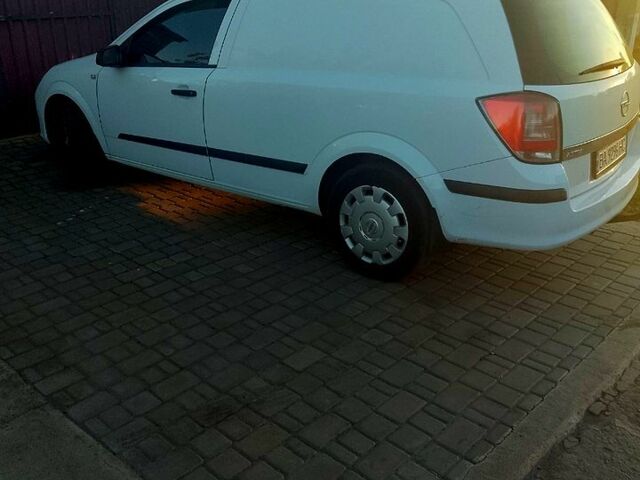 Белый Опель Астра, объемом двигателя 1.7 л и пробегом 261 тыс. км за 3300 $, фото 1 на Automoto.ua