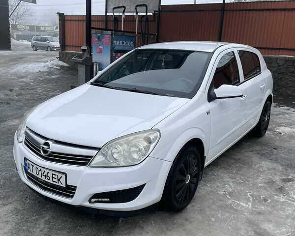 Белый Опель Астра, объемом двигателя 1.69 л и пробегом 282 тыс. км за 4950 $, фото 1 на Automoto.ua
