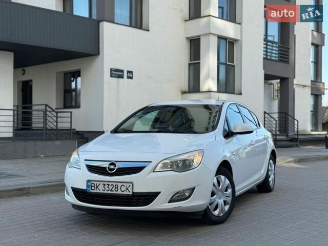 Белый Опель Астра, объемом двигателя 1.7 л и пробегом 340 тыс. км за 5499 $, фото 1 на Automoto.ua