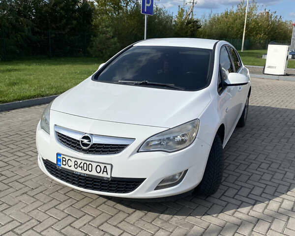 Белый Опель Астра, объемом двигателя 1.69 л и пробегом 285 тыс. км за 6300 $, фото 1 на Automoto.ua