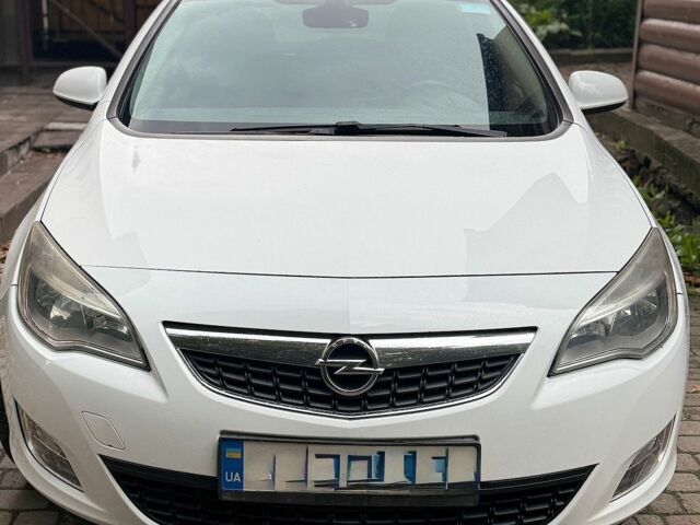 Белый Опель Астра, объемом двигателя 1.69 л и пробегом 310 тыс. км за 6500 $, фото 1 на Automoto.ua