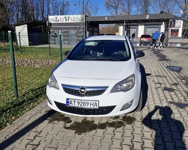 Белый Опель Астра, объемом двигателя 1.25 л и пробегом 229 тыс. км за 5000 $, фото 1 на Automoto.ua