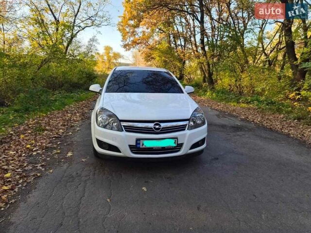 Белый Опель Астра, объемом двигателя 1.6 л и пробегом 168 тыс. км за 5999 $, фото 1 на Automoto.ua