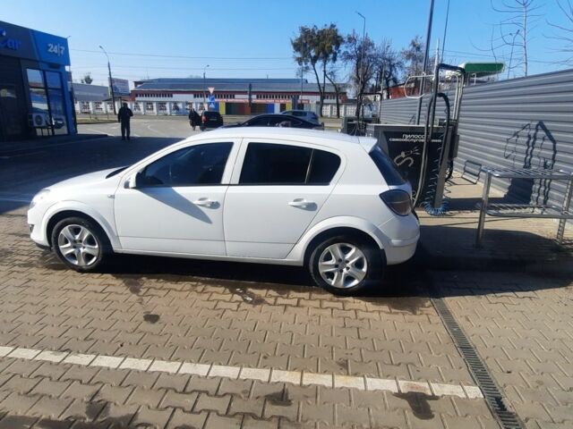 Белый Опель Астра, объемом двигателя 1.6 л и пробегом 170 тыс. км за 5400 $, фото 1 на Automoto.ua