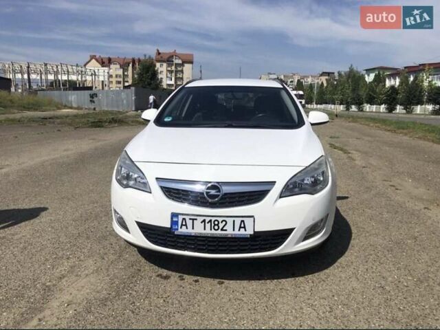 Белый Опель Астра, объемом двигателя 1.7 л и пробегом 230 тыс. км за 7500 $, фото 1 на Automoto.ua