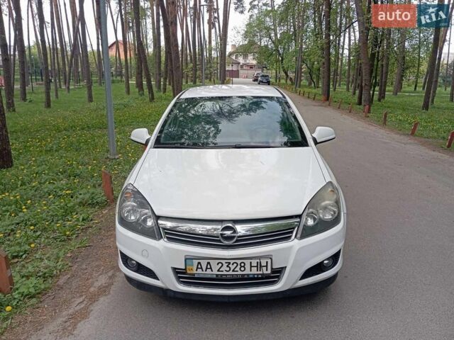 Белый Опель Астра, объемом двигателя 1.6 л и пробегом 200 тыс. км за 5100 $, фото 1 на Automoto.ua