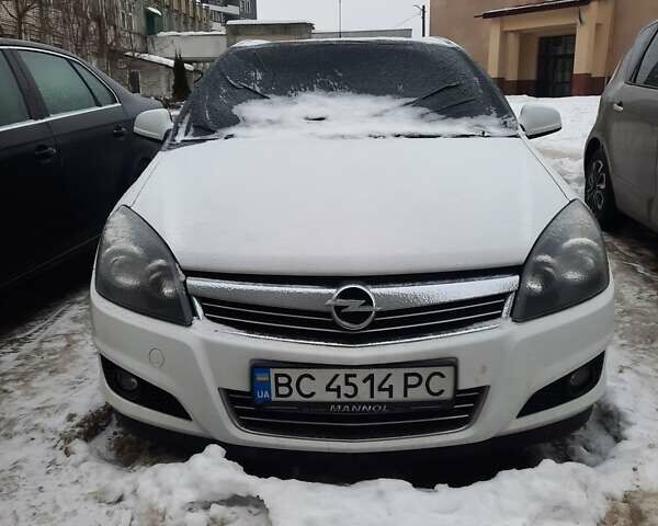 Белый Опель Астра, объемом двигателя 1.6 л и пробегом 69 тыс. км за 5300 $, фото 1 на Automoto.ua