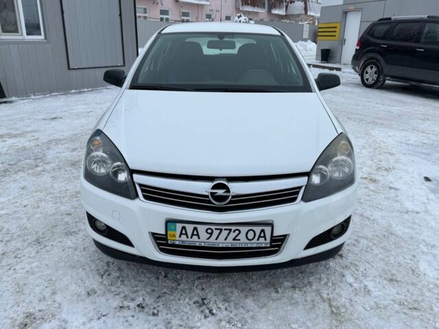 Белый Опель Астра, объемом двигателя 1.6 л и пробегом 193 тыс. км за 6300 $, фото 1 на Automoto.ua