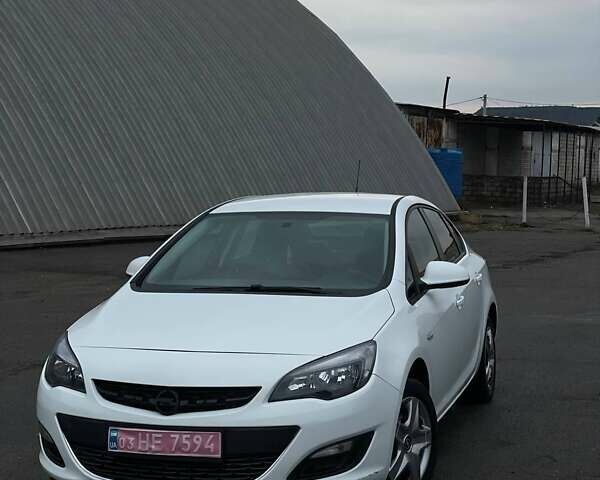 Білий Опель Астра, об'ємом двигуна 1.4 л та пробігом 166 тис. км за 7400 $, фото 1 на Automoto.ua