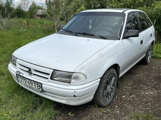 Білий Опель Астра, об'ємом двигуна 1.7 л та пробігом 300 тис. км за 700 $, фото 1 на Automoto.ua