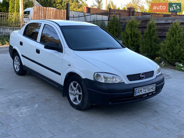 Белый Опель Астра, объемом двигателя 1.39 л и пробегом 300 тыс. км за 2500 $, фото 1 на Automoto.ua