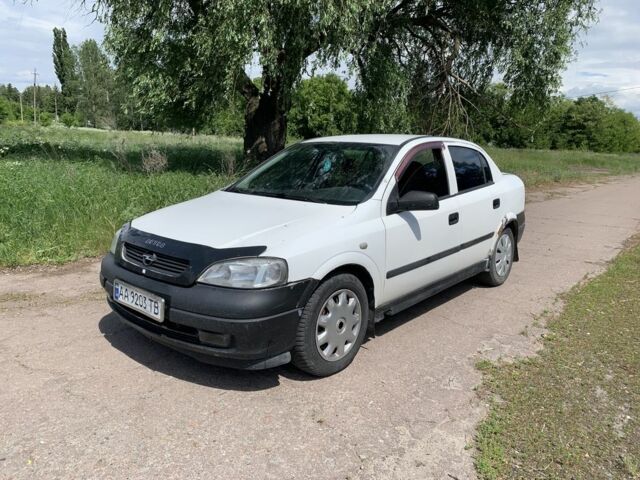 Белый Опель Астра, объемом двигателя 1.4 л и пробегом 495 тыс. км за 1100 $, фото 1 на Automoto.ua