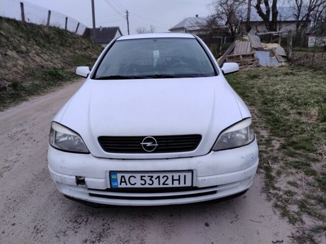 Белый Опель Астра, объемом двигателя 1.4 л и пробегом 100 тыс. км за 2300 $, фото 1 на Automoto.ua