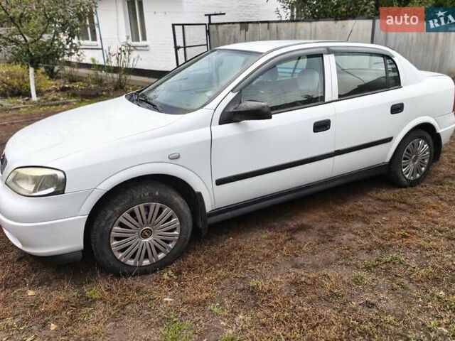 Белый Опель Астра, объемом двигателя 1.4 л и пробегом 248 тыс. км за 5000 $, фото 1 на Automoto.ua