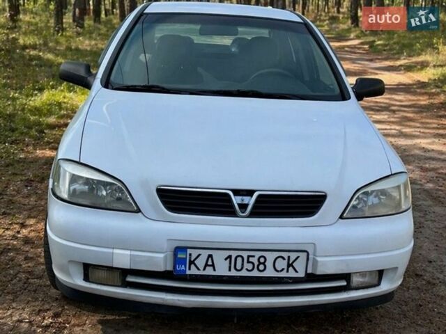 Белый Опель Астра, объемом двигателя 1.39 л и пробегом 127 тыс. км за 2500 $, фото 1 на Automoto.ua
