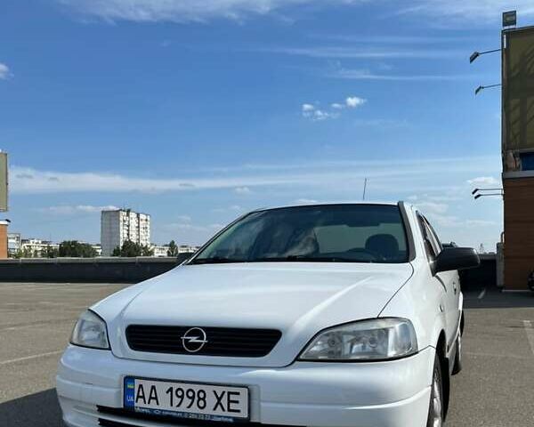 Белый Опель Астра, объемом двигателя 1.6 л и пробегом 222 тыс. км за 4500 $, фото 1 на Automoto.ua