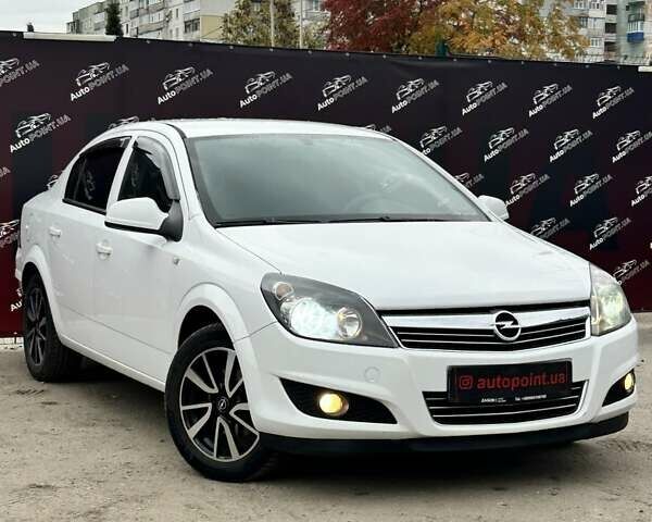 Білий Опель Астра, об'ємом двигуна 1.69 л та пробігом 168 тис. км за 7000 $, фото 1 на Automoto.ua