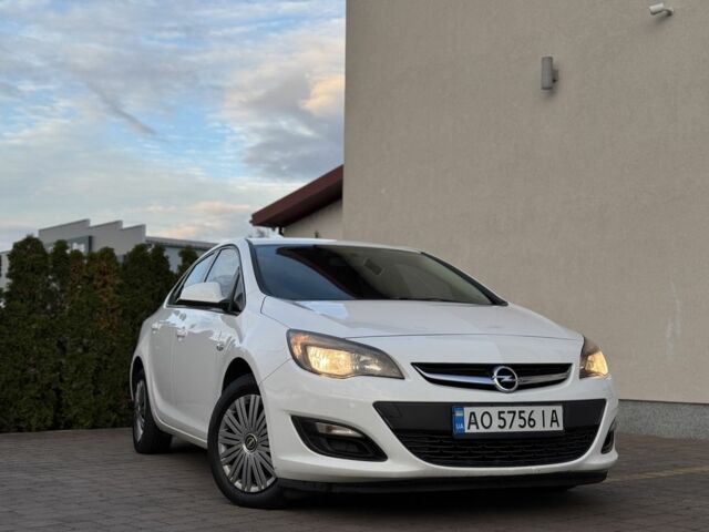 Белый Опель Астра, объемом двигателя 1.4 л и пробегом 230 тыс. км за 177 $, фото 1 на Automoto.ua