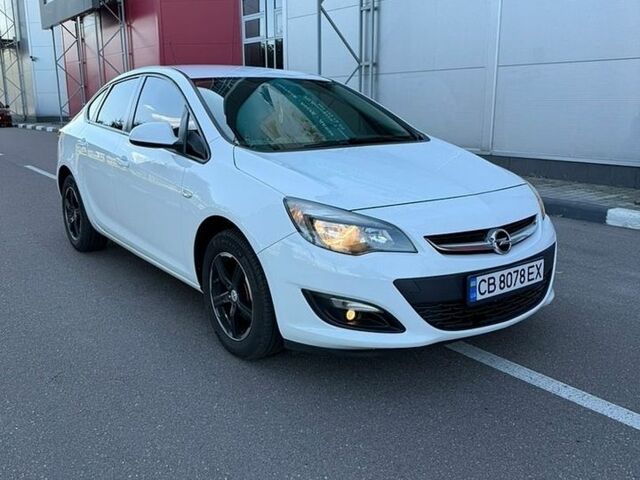 Белый Опель Астра, объемом двигателя 1.36 л и пробегом 162 тыс. км за 9700 $, фото 1 на Automoto.ua