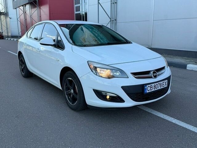 Білий Опель Астра, об'ємом двигуна 1.36 л та пробігом 162 тис. км за 9700 $, фото 1 на Automoto.ua