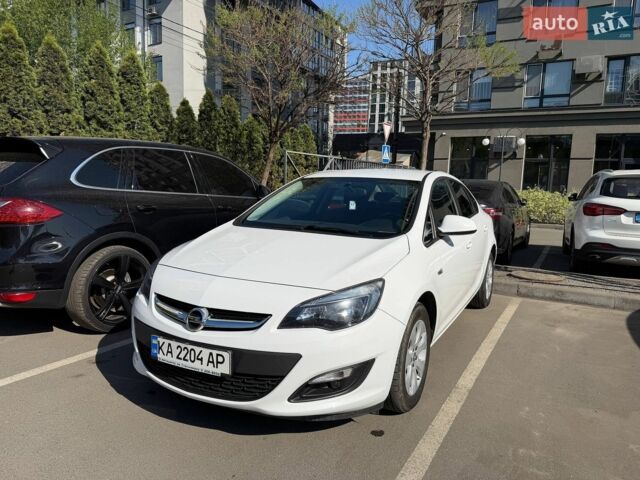 Білий Опель Астра, об'ємом двигуна 1.36 л та пробігом 43 тис. км за 14000 $, фото 1 на Automoto.ua