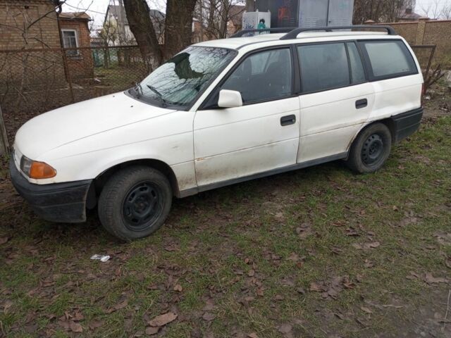 Белый Опель Астра, объемом двигателя 1.7 л и пробегом 333 тыс. км за 999 $, фото 1 на Automoto.ua