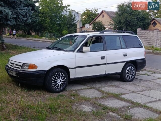 Білий Опель Астра, об'ємом двигуна 1.69 л та пробігом 387 тис. км за 980 $, фото 1 на Automoto.ua
