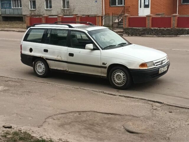 Білий Опель Астра, об'ємом двигуна 1.6 л та пробігом 500 тис. км за 947 $, фото 1 на Automoto.ua