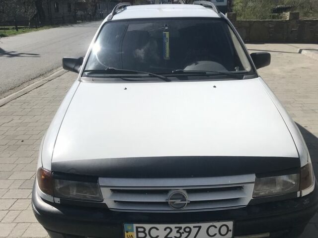 Білий Опель Астра, об'ємом двигуна 1.4 л та пробігом 372 тис. км за 1600 $, фото 1 на Automoto.ua