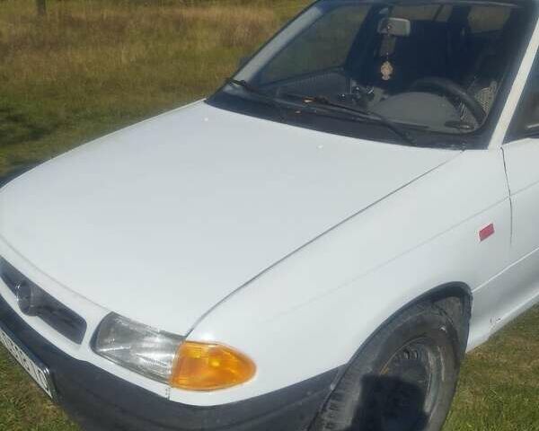 Білий Опель Астра, об'ємом двигуна 1.6 л та пробігом 280 тис. км за 1500 $, фото 1 на Automoto.ua