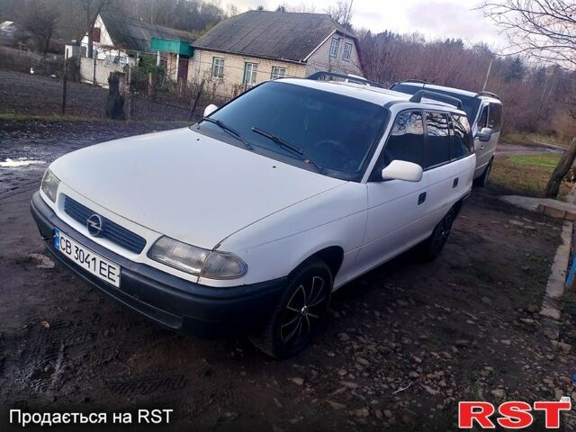 Белый Опель Астра, объемом двигателя 1.4 л и пробегом 200 тыс. км за 1999 $, фото 1 на Automoto.ua