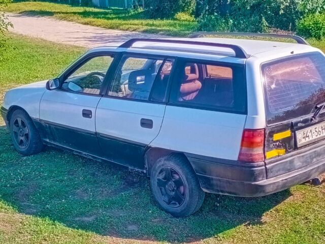 Білий Опель Астра, об'ємом двигуна 1.6 л та пробігом 400 тис. км за 1234 $, фото 1 на Automoto.ua