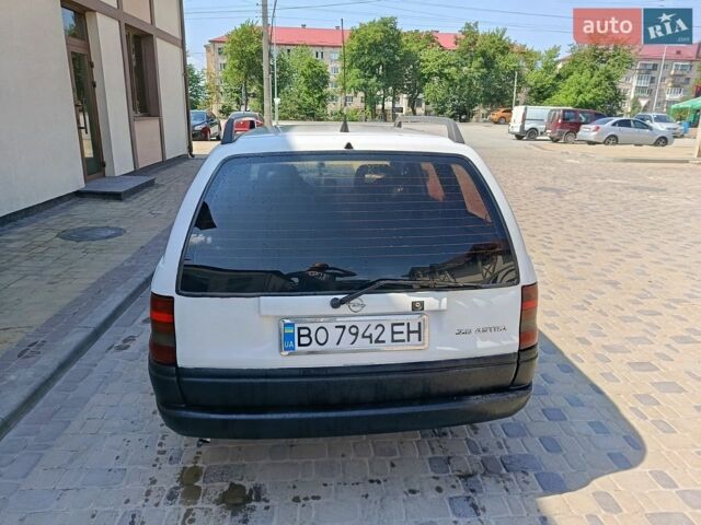 Белый Опель Астра, объемом двигателя 1.7 л и пробегом 391 тыс. км за 1700 $, фото 1 на Automoto.ua