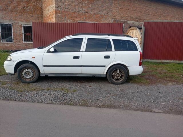Белый Опель Астра, объемом двигателя 0 л и пробегом 350 тыс. км за 1300 $, фото 1 на Automoto.ua