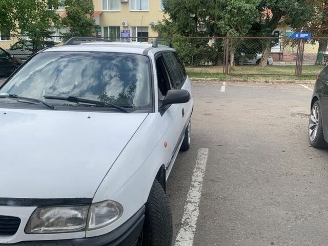 Білий Опель Астра, об'ємом двигуна 1.4 л та пробігом 280 тис. км за 1068 $, фото 1 на Automoto.ua